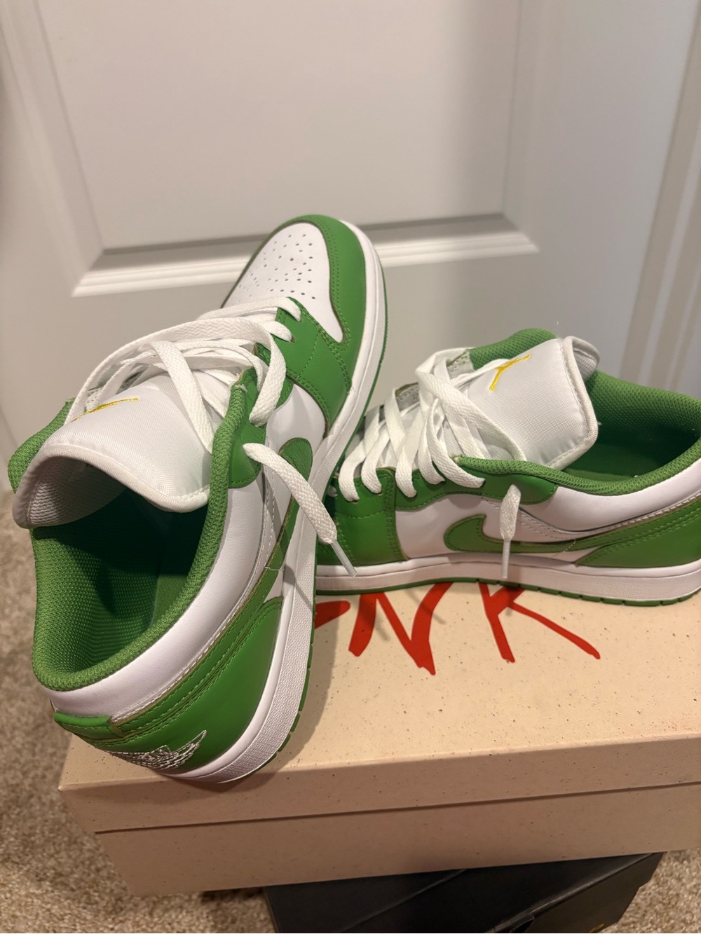 Jordan Men's Low-Top Sneakers in White and Green